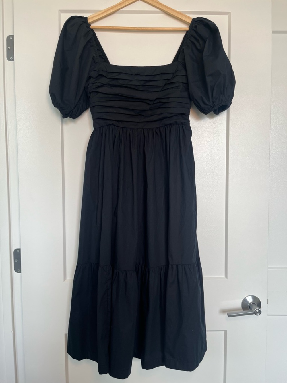 Abercrombie Black Puff Sleeve Smocked Midi Dress w/ Pockets Size S